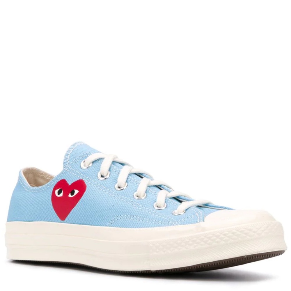 Comme Des Garçons Play x Converse
Chuck 70 low-top sneakers